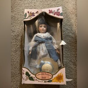 Rare Victorian Beauty Vintage Abby 16” Porcelain Doll Brown Hair & Eyes w Stand